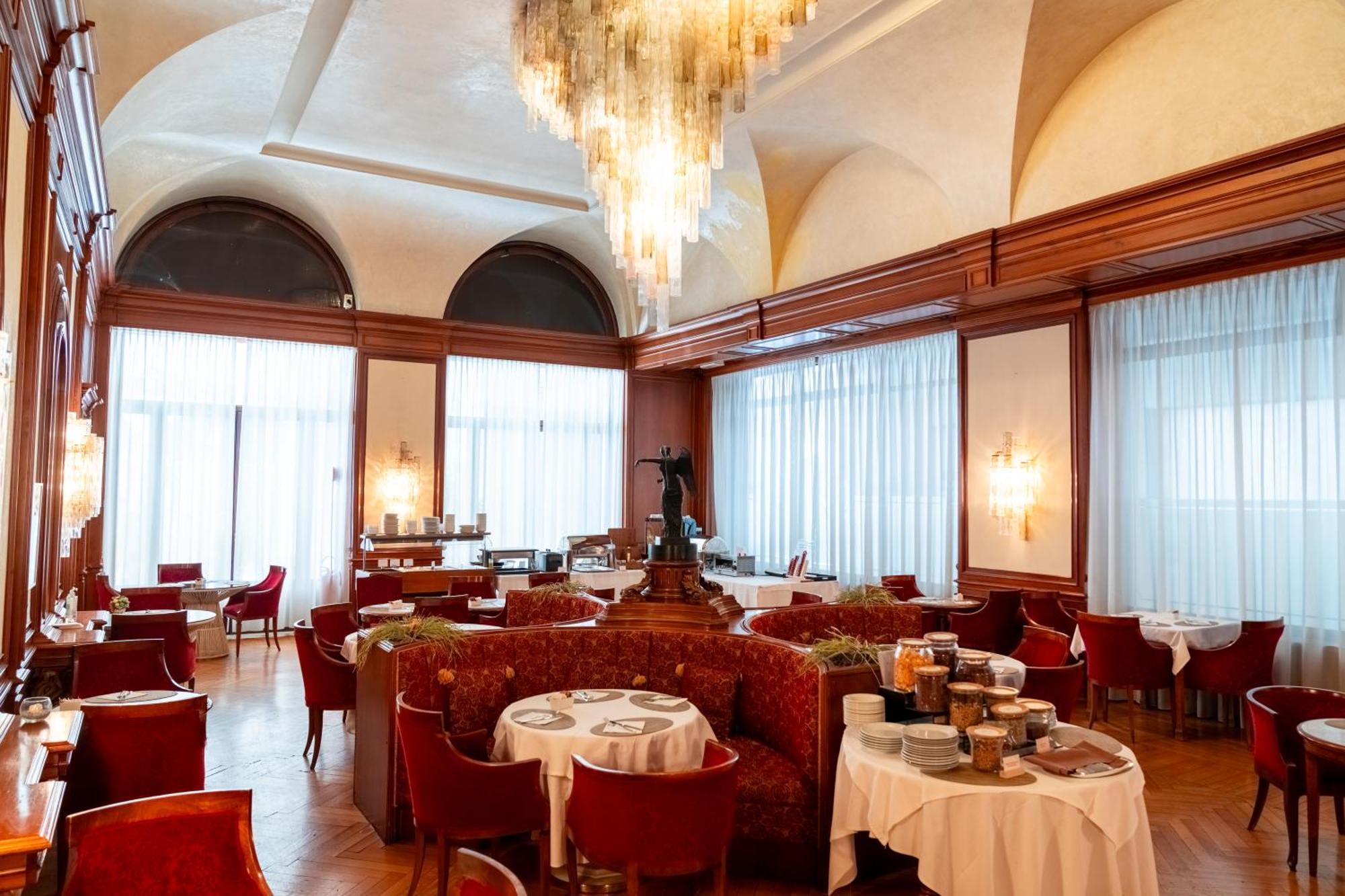 Hotel Vittoria Brescia Exteriör bild